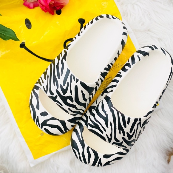 Zebra Platform Comfort Sandals - Picture 1 of 7
